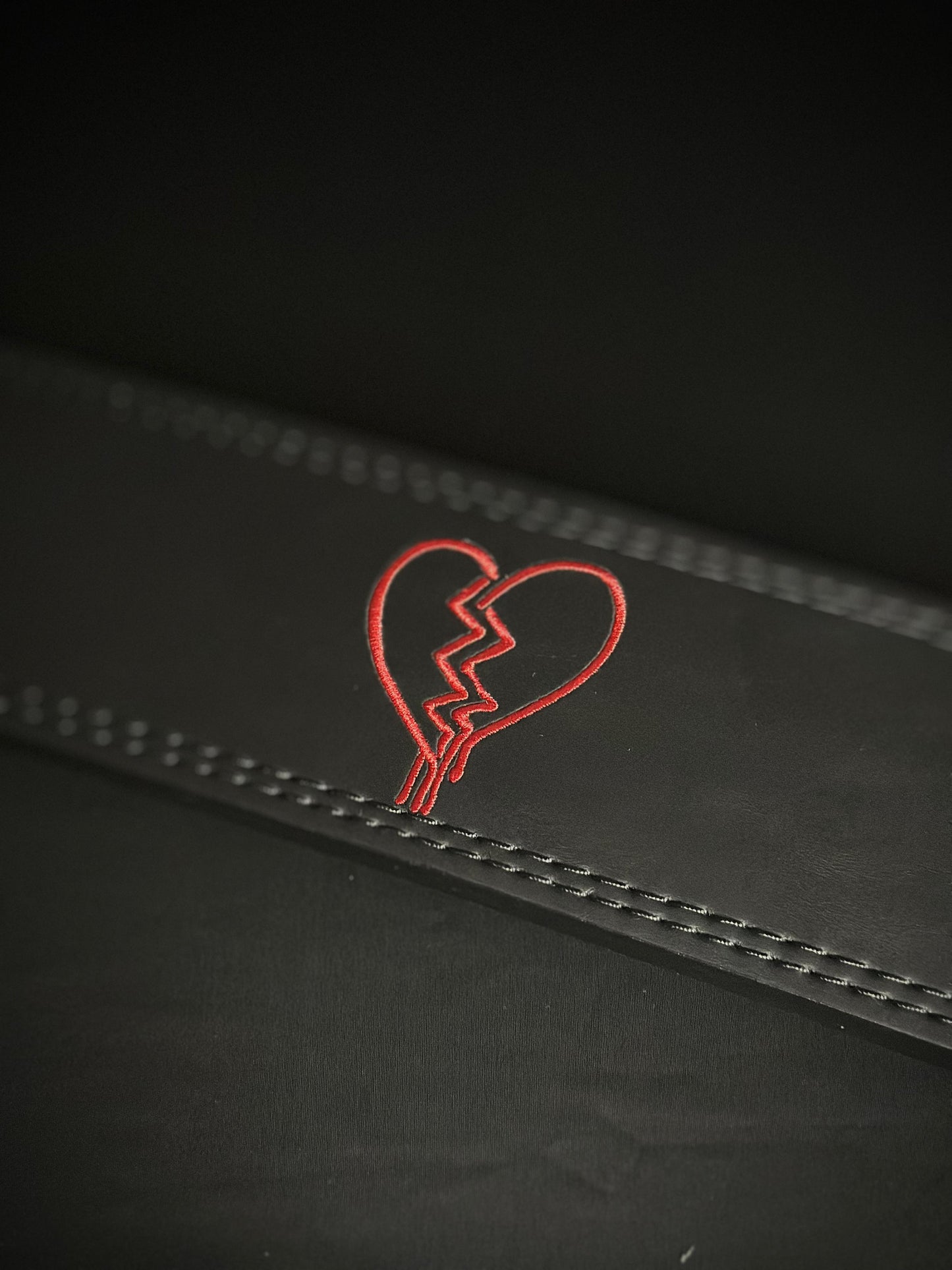 Broken Heart 13mm Lever Belt